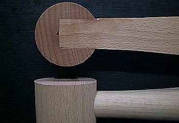 carl hansen & son 社製ダイニングチェア/丸柄部分