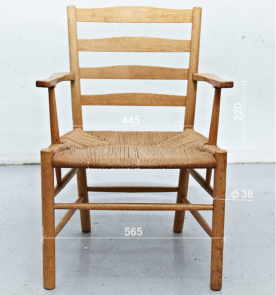 アームチェア for Grundtvig's Church：正面画像
